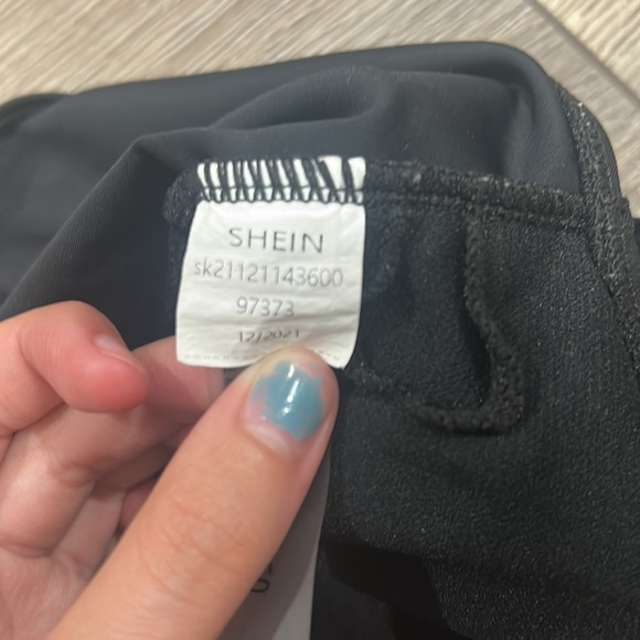 Black one shoulder strap bathing suit top size 10-12 from SHEIN - Picture 2 of 3